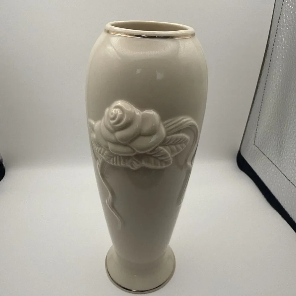 Lenox embossed rose